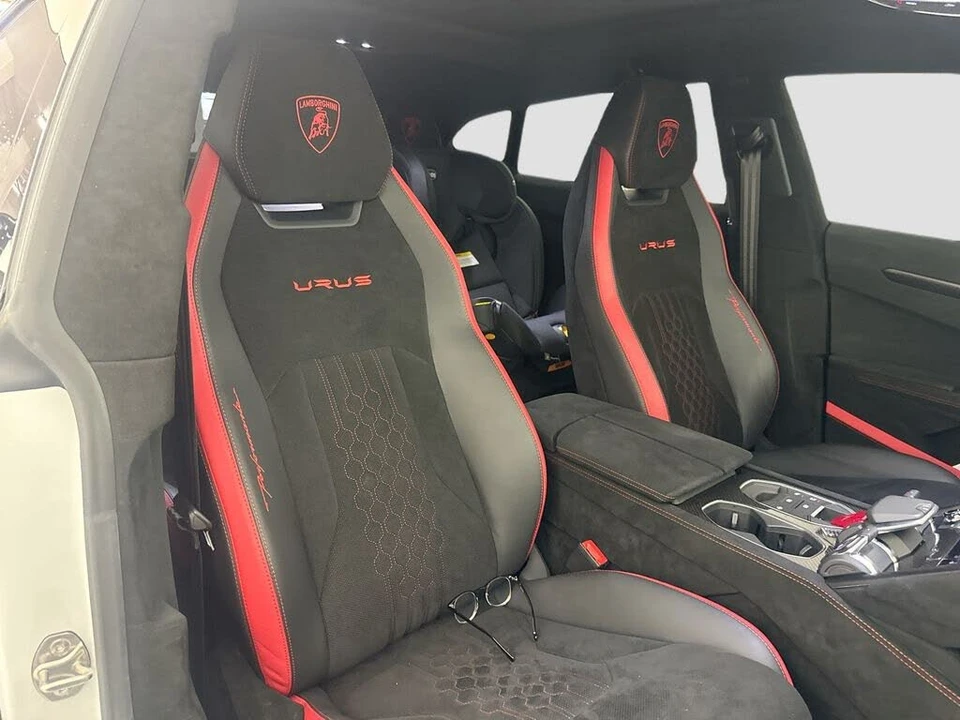 2024 Lamborghini Urus Performante - Image 29 of 31