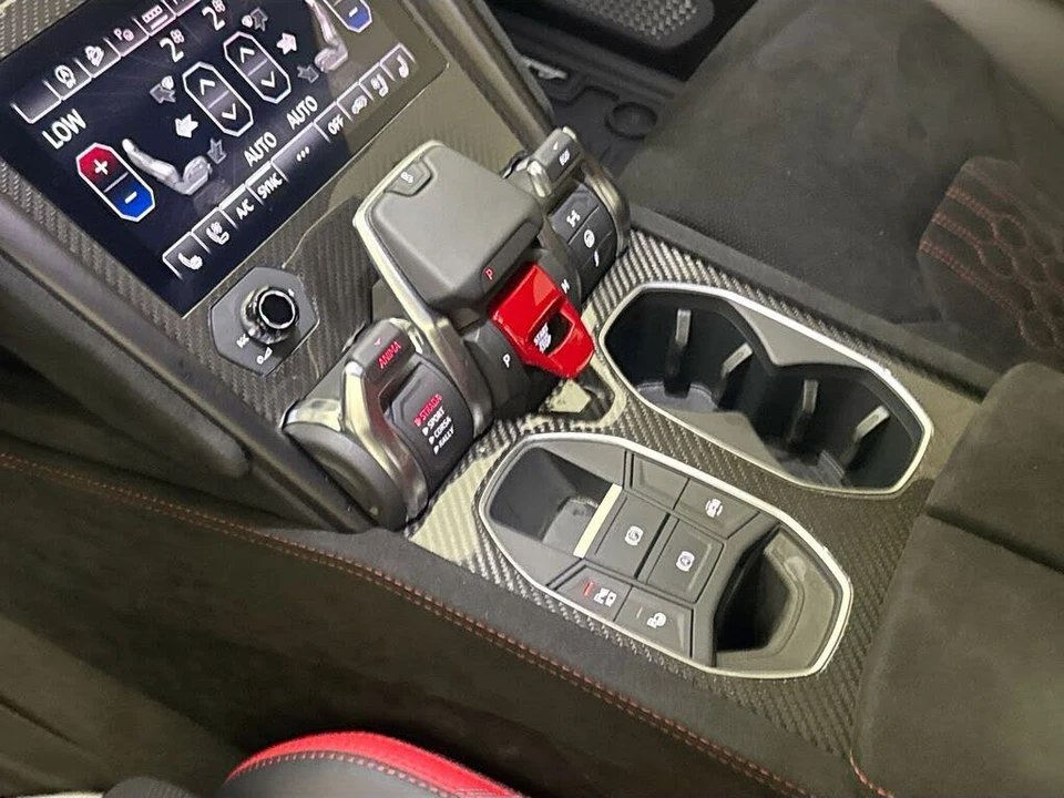 2024 Lamborghini Urus Performante - Image 17 of 31
