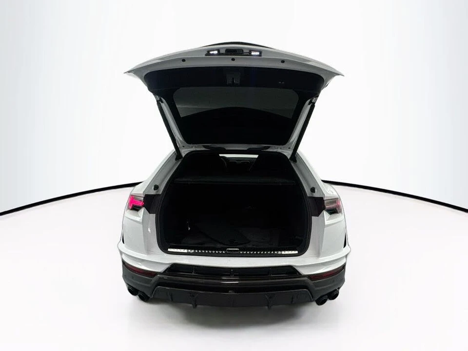 2024 Lamborghini Urus Performante - Image 28 of 31
