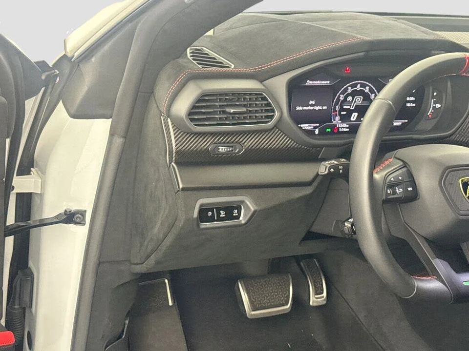 2024 Lamborghini Urus Performante - Image 10 of 31
