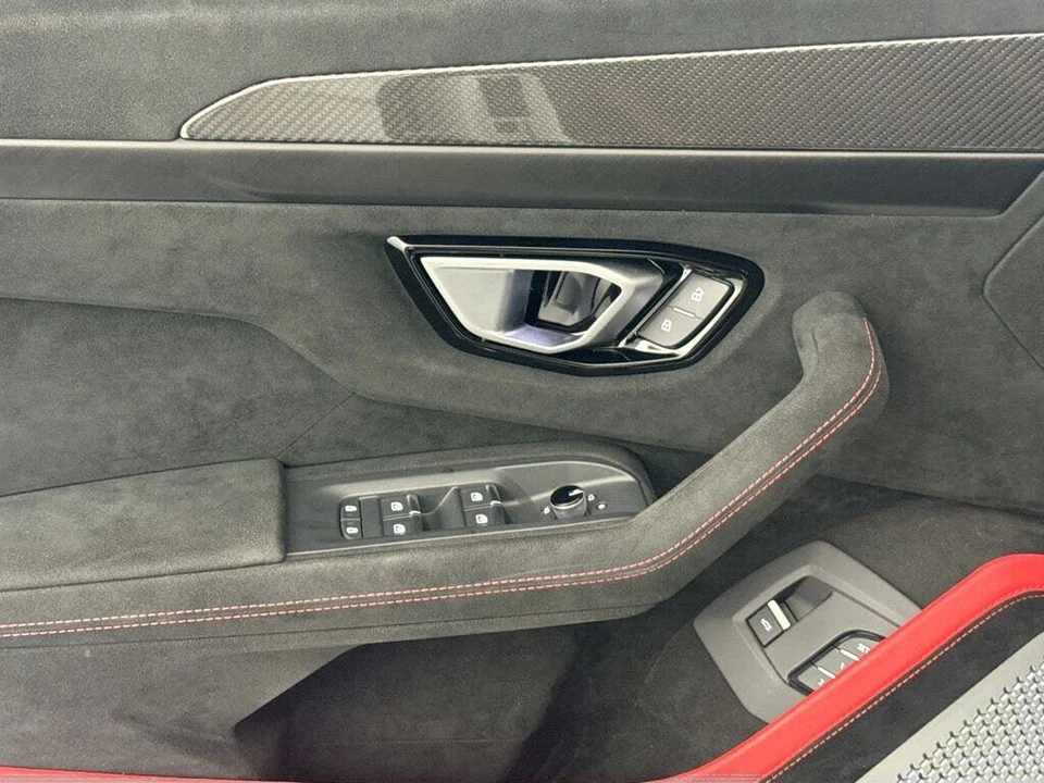 2024 Lamborghini Urus Performante - Image 18 of 31