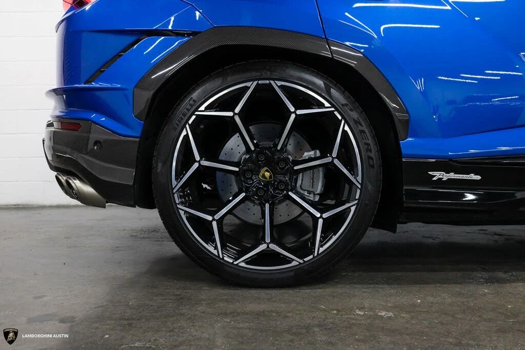 2024 Lamborghini Urus Performante - Image 15 of 31