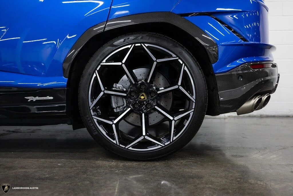 2024 Lamborghini Urus Performante - Image 9 of 31