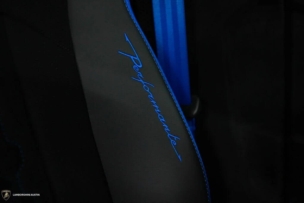 2024 Lamborghini Urus Performante - Image 28 of 31