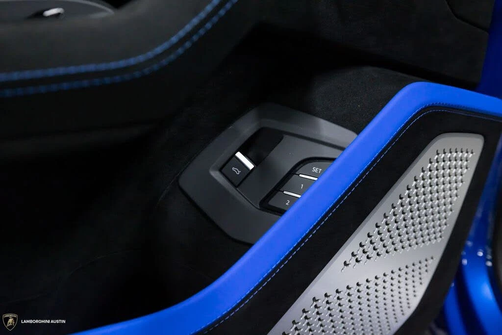 2024 Lamborghini Urus Performante - Image 22 of 31