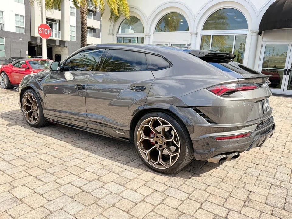2024 Lamborghini Urus Performante - Image 24 of 31