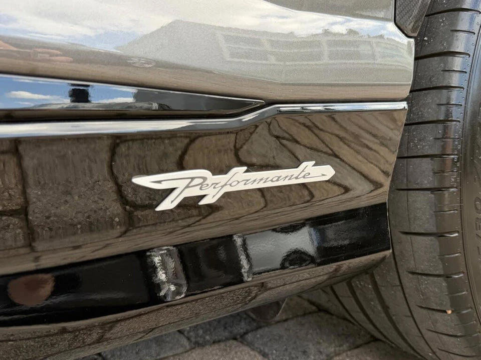 2024 Lamborghini Urus Performante - Image 26 of 31