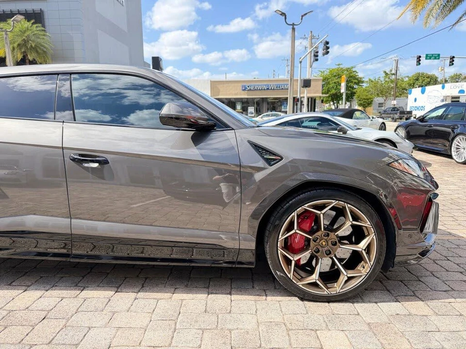 2024 Lamborghini Urus Performante - Image 30 of 31