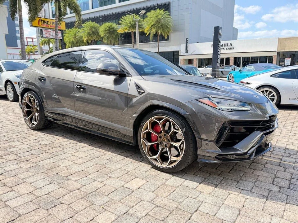 2024 Lamborghini Urus Performante - Image 10 of 31