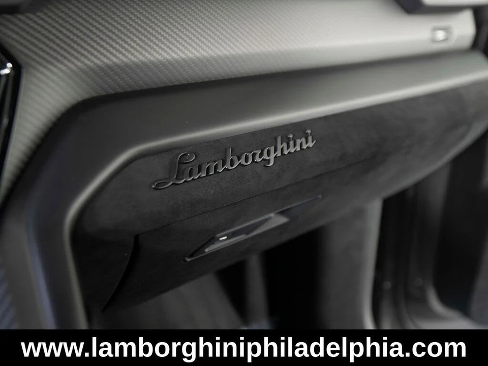 2024 Lamborghini Urus Performante - Image 24 of 31
