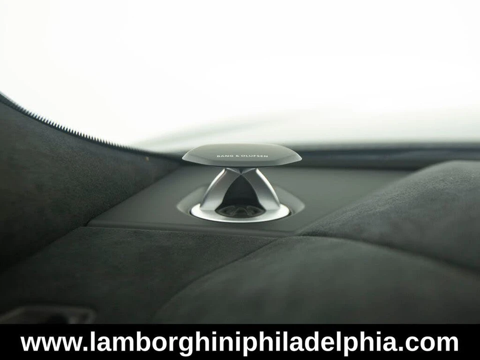 2024 Lamborghini Urus Performante - Image 25 of 31