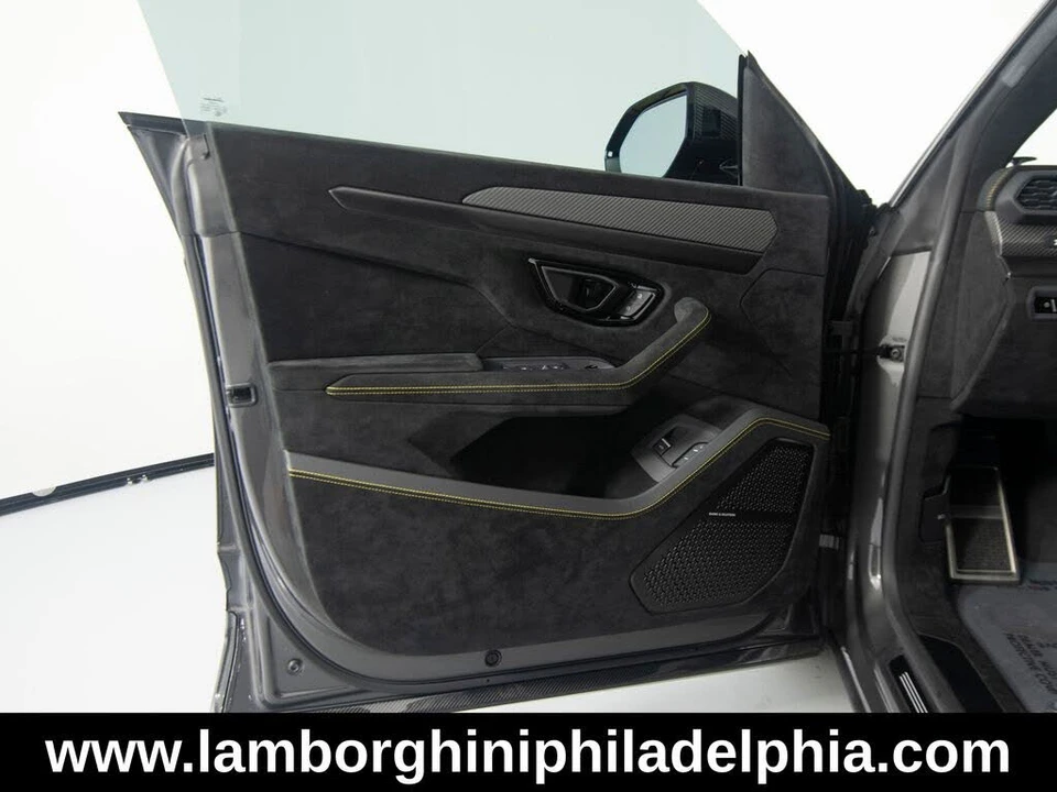 2024 Lamborghini Urus Performante - Image 10 of 31