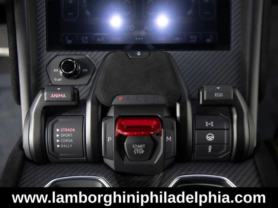 2024 Lamborghini Urus Performante - Image 22 of 31