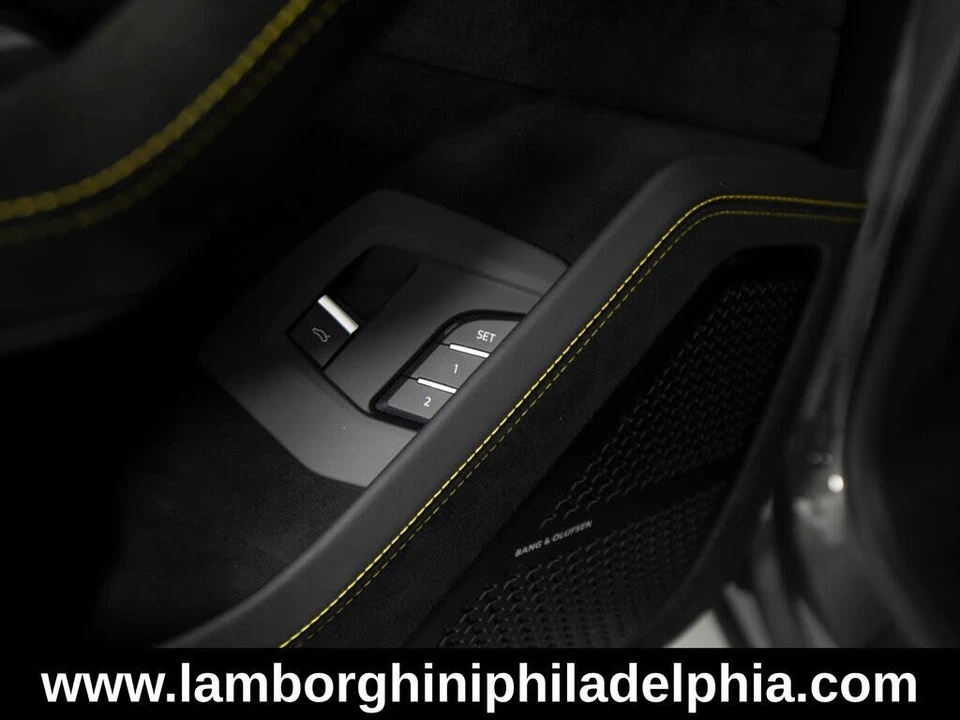 2024 Lamborghini Urus Performante - Image 13 of 31