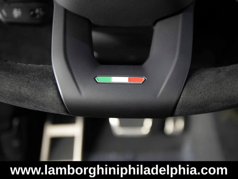 2024 Lamborghini Urus Performante - Image 26 of 31