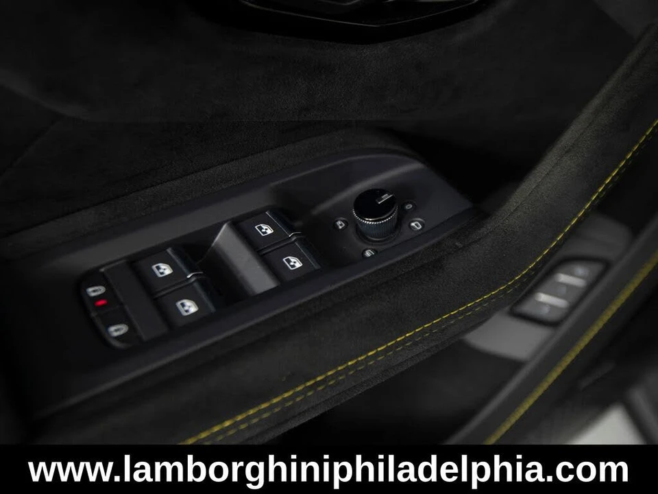 2024 Lamborghini Urus Performante - Image 12 of 31