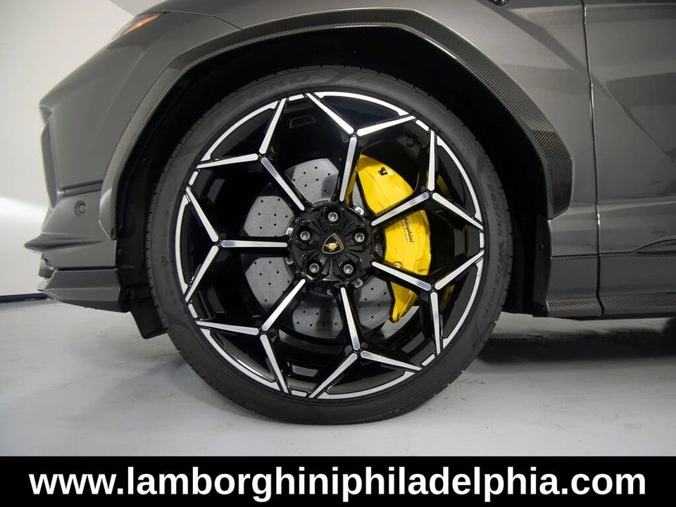 2024 Lamborghini Urus Performante - Image 9 of 31