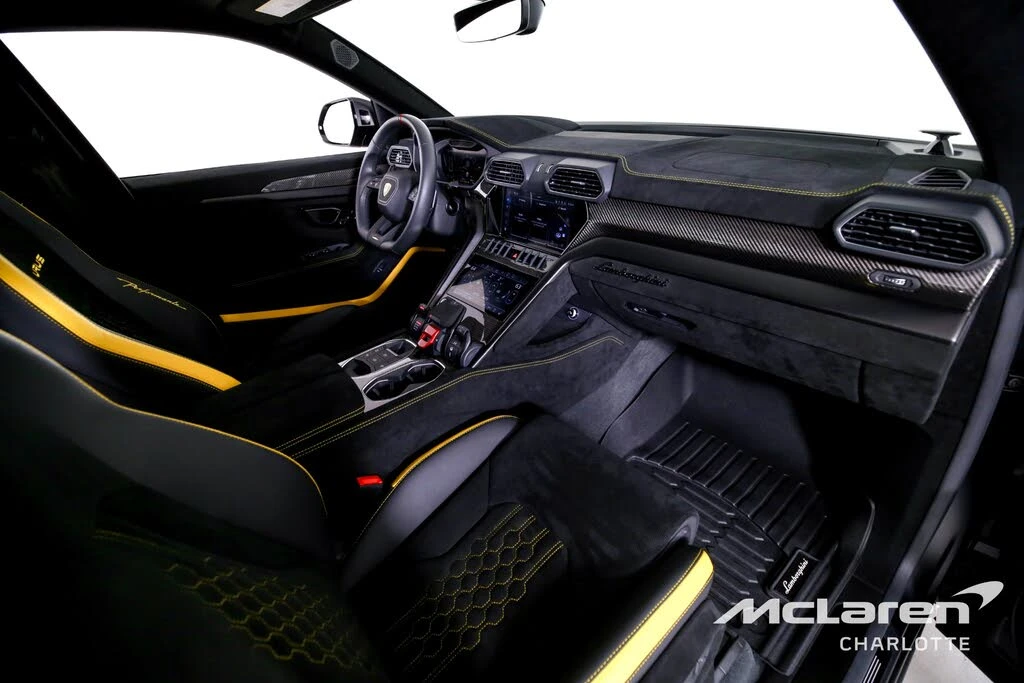 2024 Lamborghini Urus Performante - Image 28 of 31