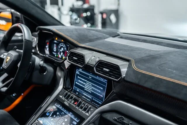 2024 Lamborghini Urus Performante - Image 25 of 31