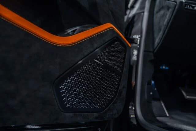 2024 Lamborghini Urus Performante - Image 19 of 31