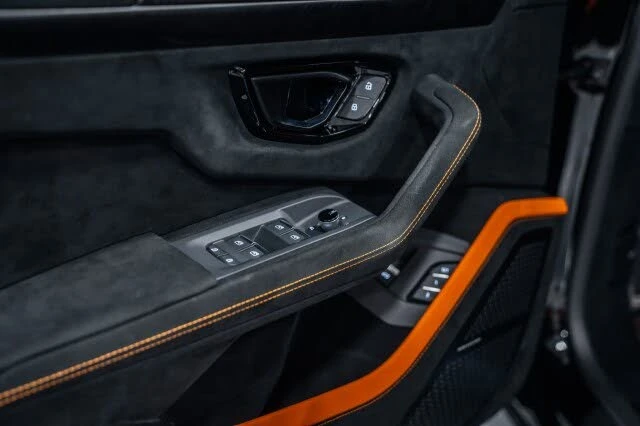 2024 Lamborghini Urus Performante - Image 17 of 31