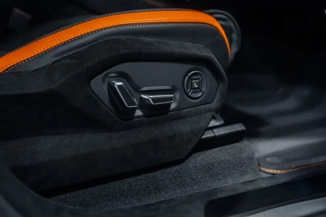 2024 Lamborghini Urus Performante - Image 28 of 31