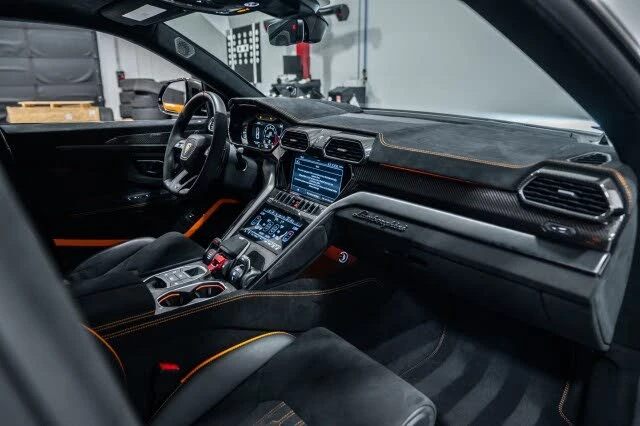 2024 Lamborghini Urus Performante - Image 14 of 31