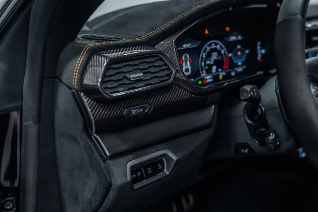 2024 Lamborghini Urus Performante - Image 20 of 31