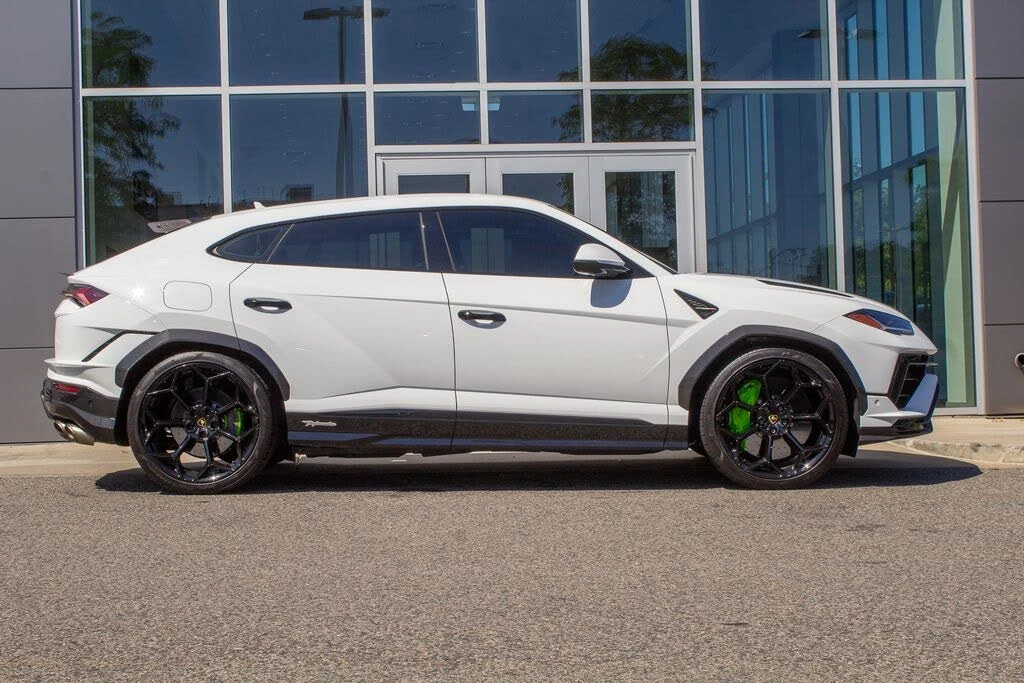 2024 Lamborghini Urus Performante - Image 4 of 23