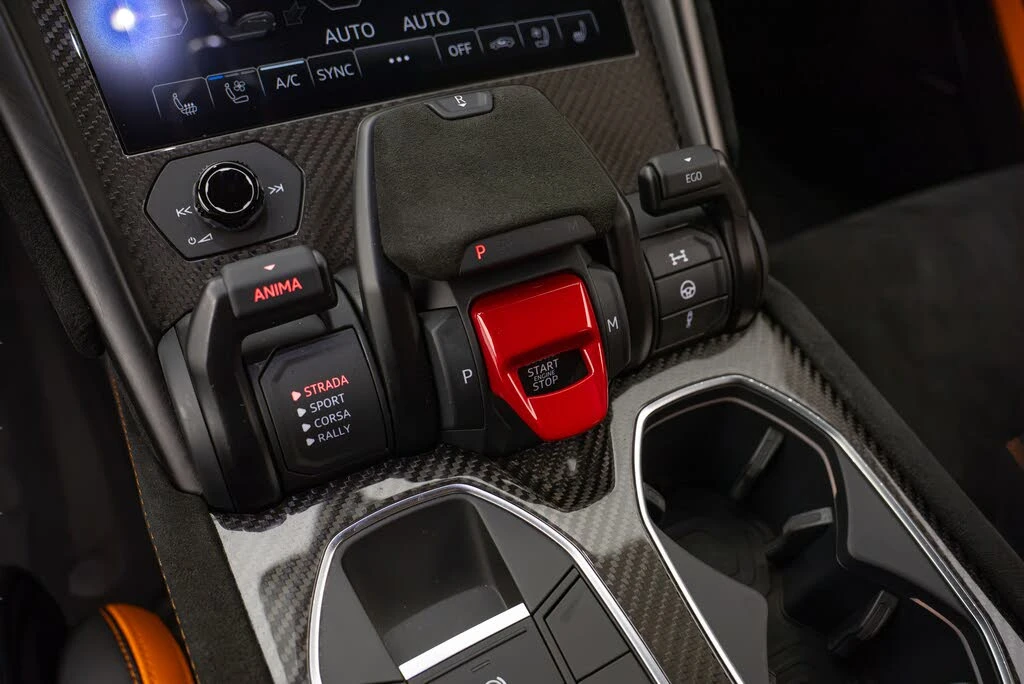 2024 Lamborghini Urus Performante - Image 14 of 21