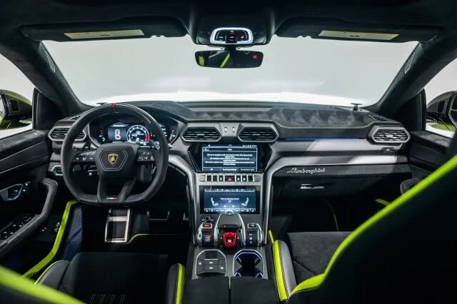 2024 Lamborghini Urus Performante - Image 15 of 31