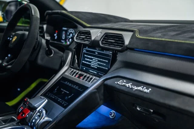 2024 Lamborghini Urus Performante - Image 23 of 31