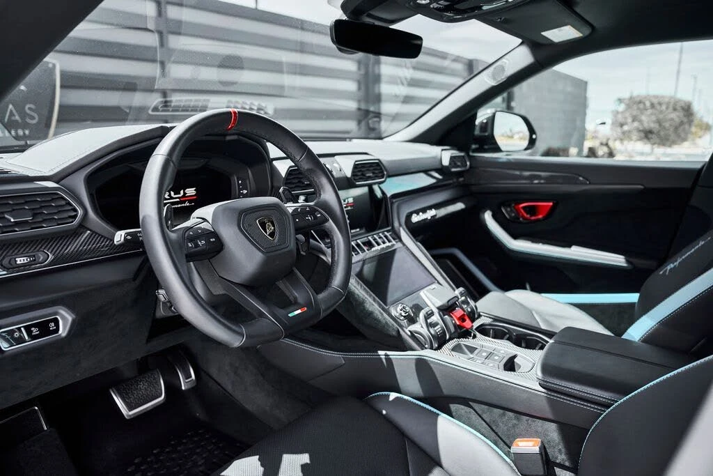2024 Lamborghini Urus Performante - Image 2 of 31