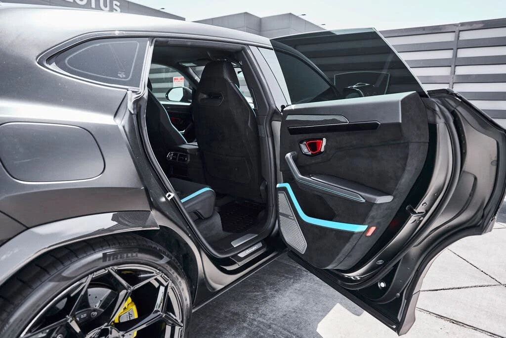 2024 Lamborghini Urus Performante - Image 31 of 31