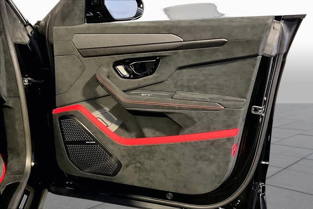 2024 Lamborghini Urus Performante - Image 22 of 31
