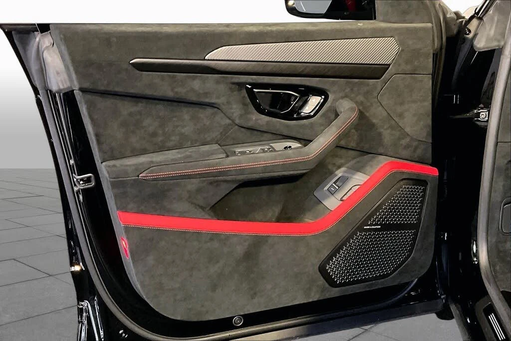 2024 Lamborghini Urus Performante - Image 21 of 31