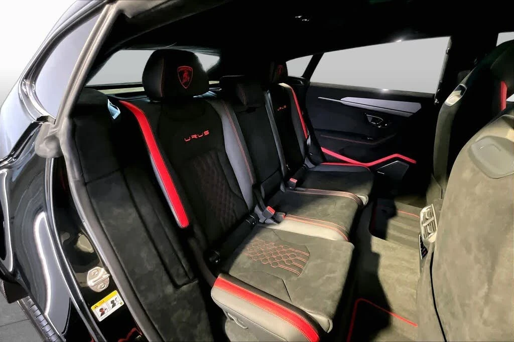 2024 Lamborghini Urus Performante - Image 19 of 31
