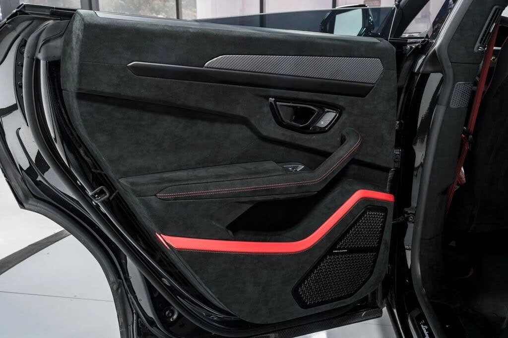 2024 Lamborghini Urus Performante - Image 31 of 31