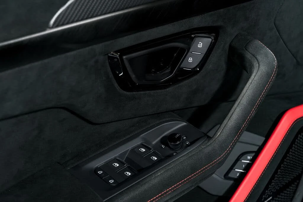 2024 Lamborghini Urus Performante - Image 10 of 31
