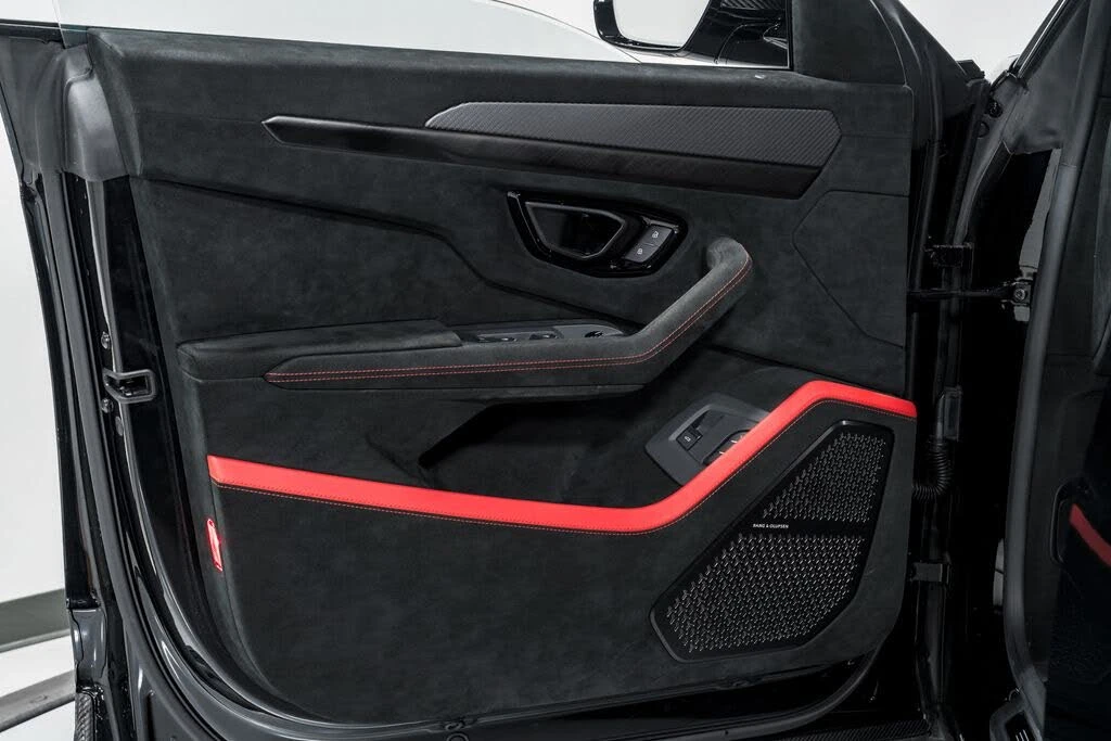2024 Lamborghini Urus Performante - Image 9 of 31