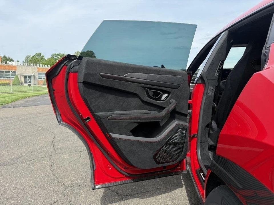 2024 Lamborghini Urus Performante - Image 19 of 31