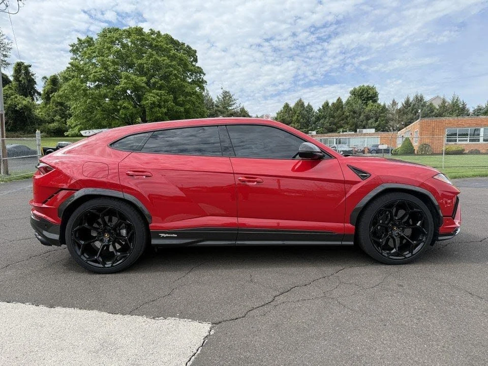 2024 Lamborghini Urus Performante - Image 7 of 31