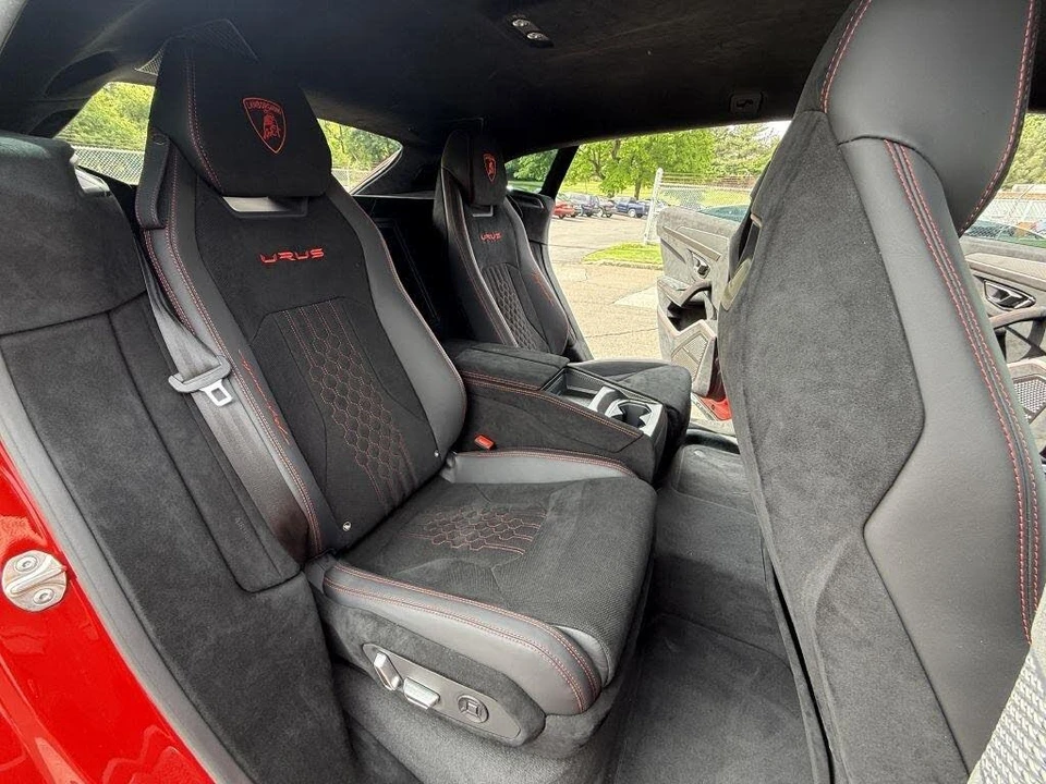 2024 Lamborghini Urus Performante - Image 23 of 31