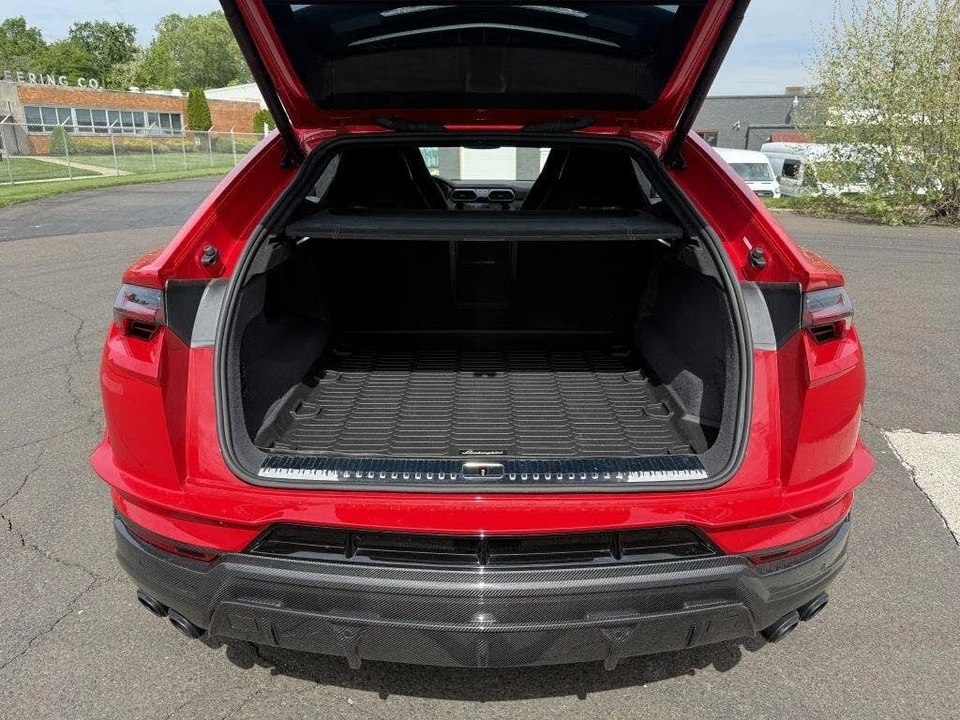2024 Lamborghini Urus Performante - Image 25 of 31