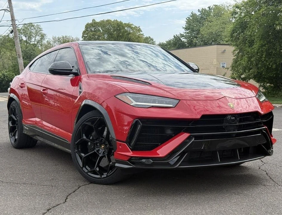 2024 Lamborghini Urus Performante - Image 2 of 31