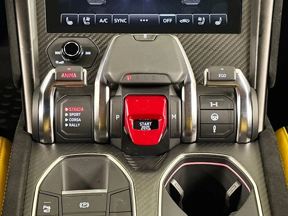 2024 Lamborghini Urus Performante - Image 13 of 31