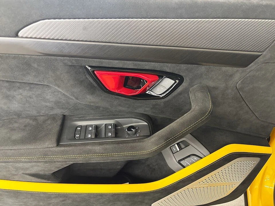 2024 Lamborghini Urus Performante - Image 24 of 31