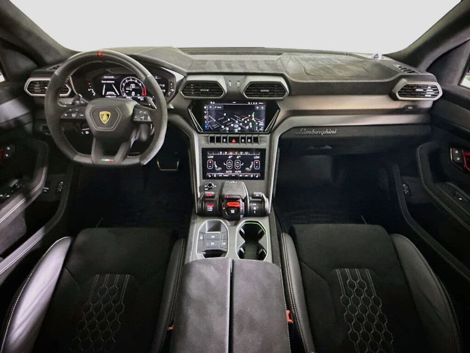 2024 Lamborghini Urus Performante - Image 9 of 29