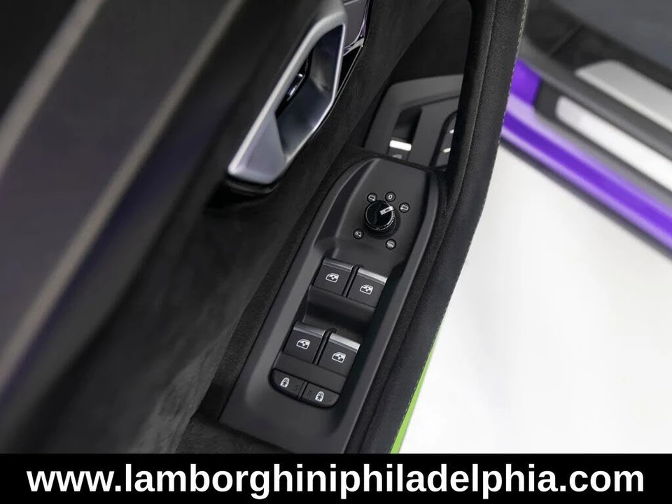 2024 Lamborghini Urus Performante - Image 13 of 31