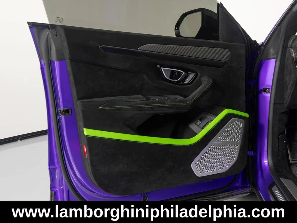 2024 Lamborghini Urus Performante - Image 10 of 31